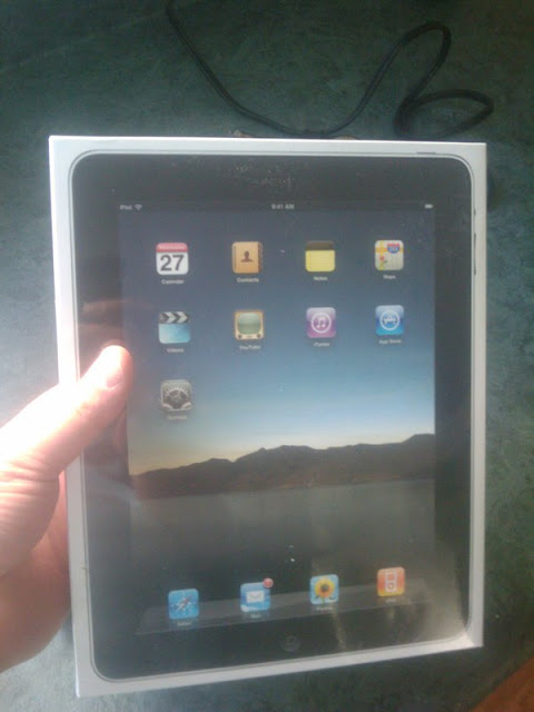 Ipad-Arrives