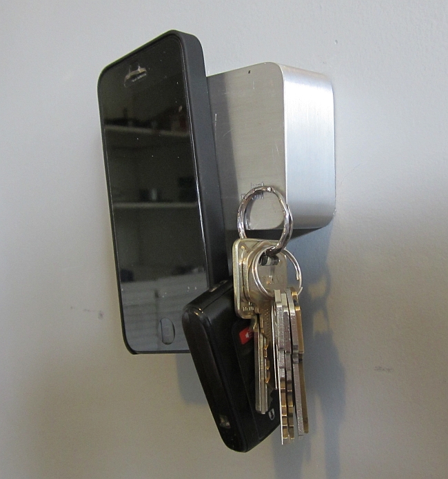 Phone and Keys on a JustMount